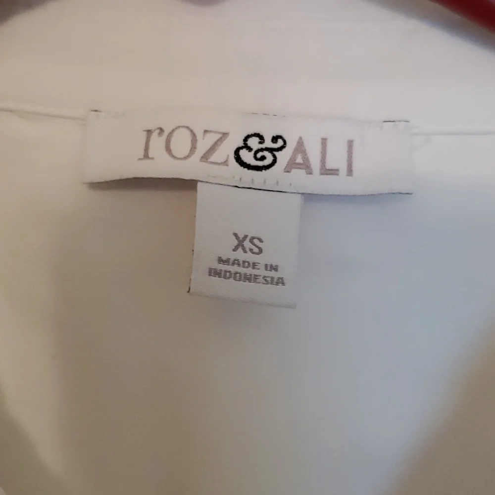 White button down tunic - Picture 2 of 5